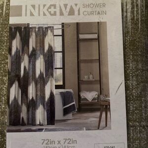 Alpine Cotton Printed Shower Curtain
Geometric Navy, 200TC Cotton 72x72
Navy NWT